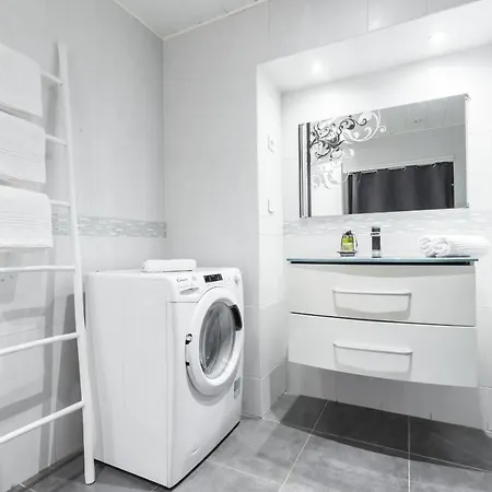 Amazing 3 Bdrs And Garden Place Du Pin Parking ! Apartament *