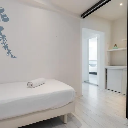 Amazing 3 Bdrs&garden Place Du Pin Parking ! *