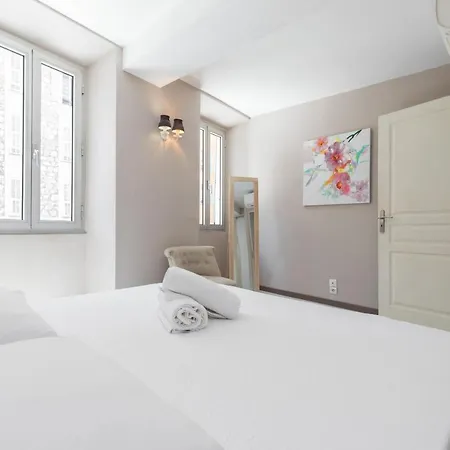Amazing 3 Bdrs And Garden Place Du Pin Parking ! * Ницца