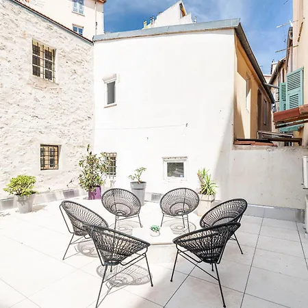 Amazing 3 Bdrs And Garden Place Du Pin Parking ! Апартаменты