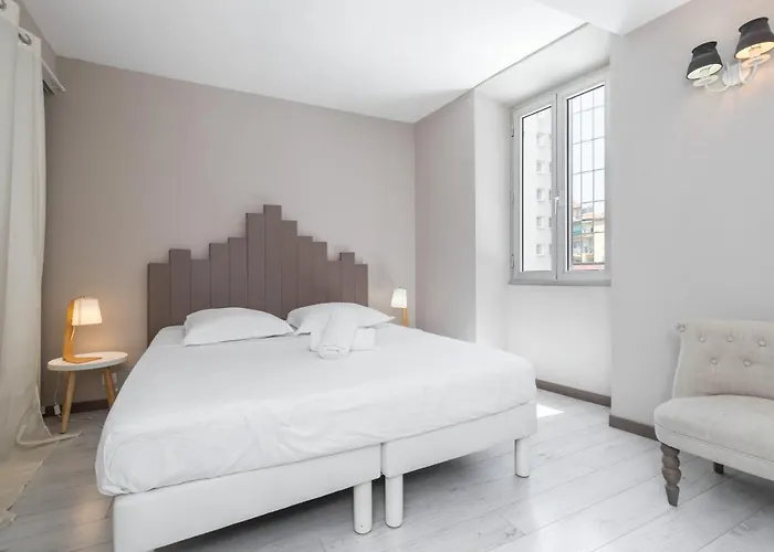 Amazing 3 Bdrs&garden Place Du Pin Parking ! Apartment *