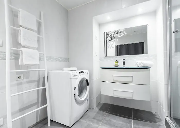 Amazing 3 Bdrs&garden Place Du Pin Parking ! Apartment *