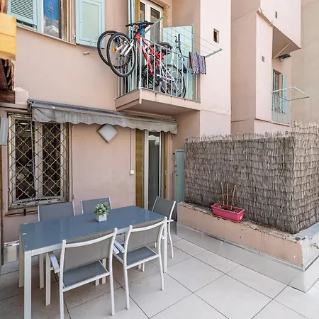 Amazing 3 Bdrs And Garden Place Du Pin Parking ! Lejlighed *